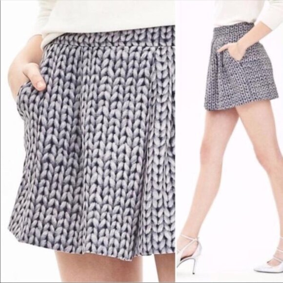 Banana Republic Faux Cable Knit Mini Skort - Size 4 - Picture 7 of 9
